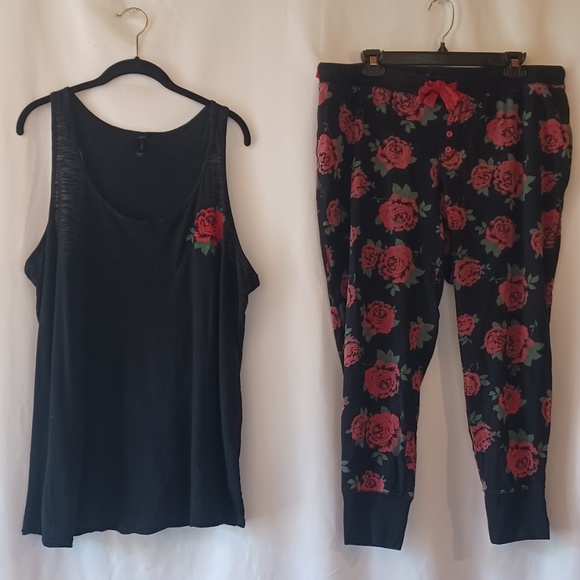 Torrid Sleep 2 pc Pajama Set Slub Tank & Leggings Holiday Roses Black Size 2X/3X - Picture 2 of 3